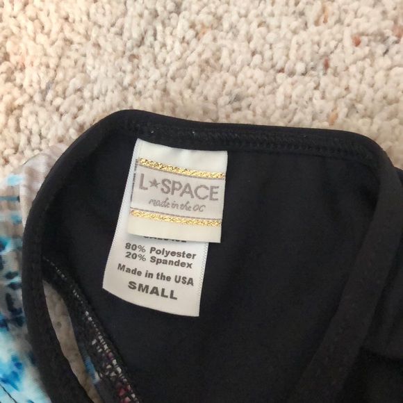 Bikini - Picture 3 of 5